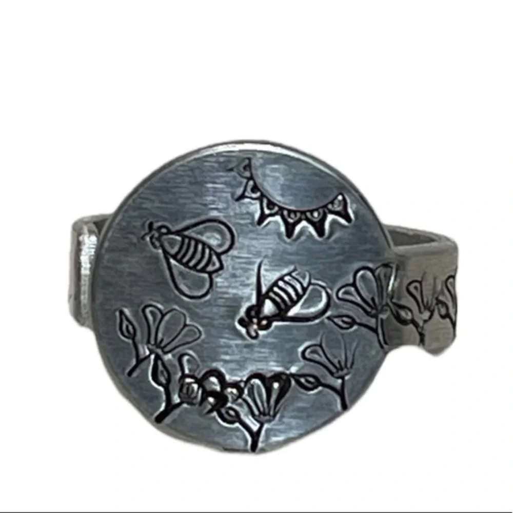 Handmade 9/10 stamped boho floral bee adjustable hypoallergenic medallion‎ ring